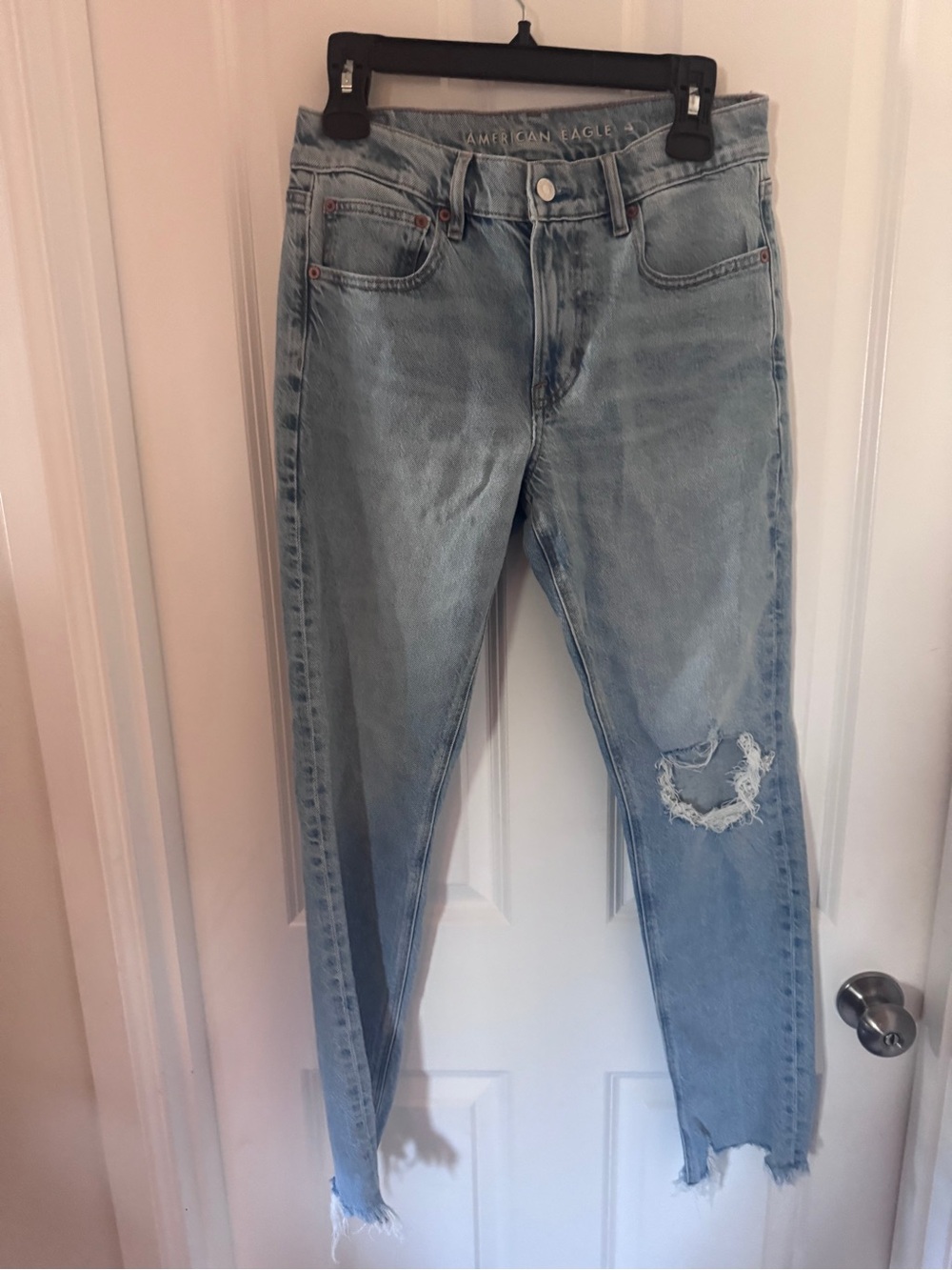 American Eagle Light Wash Distressed Jeans